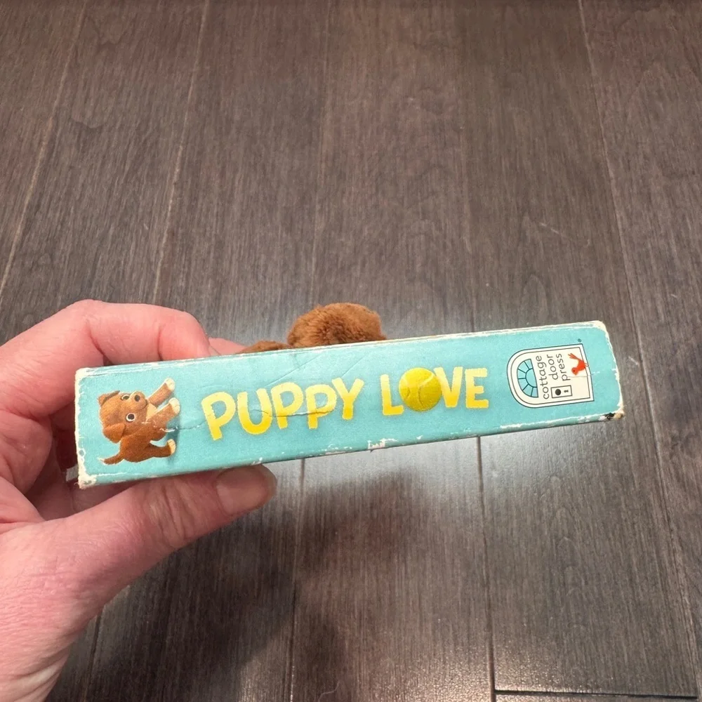 Puppy Love Finger Puppet Small Children's Board Book